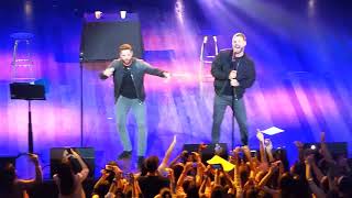 WHEN YOURE LOOKING LIKE THAT WESTLIFE Boyzlife  2017 Momentum Live MNL [upl. by Court963]