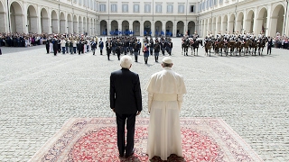 Papa Francesco al Quirinale ricevuto dal Presidente Mattarella in occasione della Visita Ufficiale [upl. by Bever]