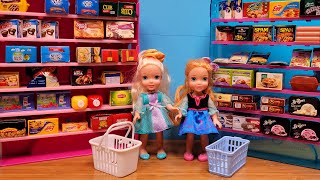 New items Claires 2021  Elsa amp Anna toddlers are shopping  Barbie [upl. by Eitsyrk]