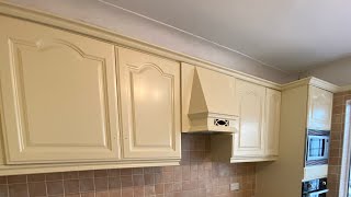 Hand Painted Kitchen In The Colour Farrows Cream By Farrow amp Ball [upl. by Oj]