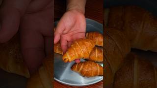 Medialunas o Croissants Caseros muy fáciles y súper deliciosos ¡Perfectos para el desayuno😋😱shorts [upl. by Quartet17]