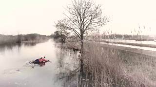 Schaatsen op natuurijs in Tienhoven kan nog net niet [upl. by Hallutama]