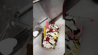 THE FAMOUS BANANA SPLIT 🍌🍦😋 3853 E 3rd StLos Angeles CA 90063United States icecream food [upl. by Yelich]