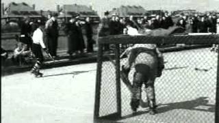 Drukte op de Haagse rolschaatsbaan 1939 [upl. by Debee]