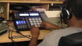 Native Instruments Maschine beat  2 [upl. by Ynoep943]