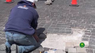 REPARACIÓN DE ADOQUINES EN ESQUINA DE SAN MARTÍN Y AV ILLIA [upl. by Sugihara]