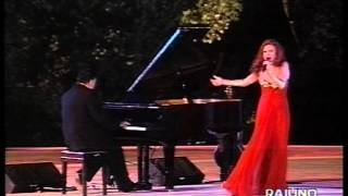 Milva canta Mikroutsikos live 1995 [upl. by Ettenoj]