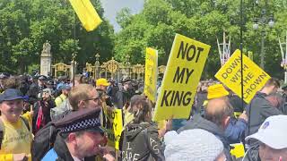 anti royalist clash with royalist out side Buckingham Palace troopingthecolour [upl. by Suirrad]