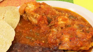 Pollo en salsa de molcajete [upl. by Eiramlatsyrk]