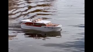 Dumas Chris Craft 50 Catalina Flying Bridge RC Boat Run [upl. by Arracat]