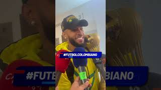 Fredy Hinestroza y su emotivo festejo con la copa entre sus brazos tras título con Bucaramanga [upl. by Nah]