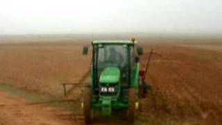 John Deere 5720  Hew Holland 8066S  JJ Bronch planting garlic [upl. by Julia]