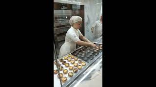 Pasteis de Nata Manteigaria Porto 葡萄牙 paper thin crust 葡萄牙蛋撻 撻皮薄到你唔信 一啲都唔油膩 比里斯本的名店還好 [upl. by Wiseman430]