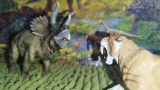 Triceratops VS Smilodon [upl. by Massingill332]