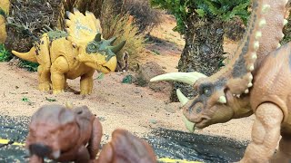 JURASSIC WORLD Dino Trackers REGALICERATOPS [upl. by Anilet]