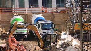 Großbaustelle Betonmischer Bagger Bagger und Raupenkran [upl. by Fleming]