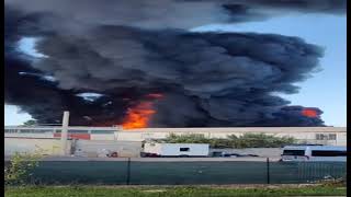 Incendio alla Kemipol fiamme dalla fabbrica di solventi [upl. by Lenhard979]