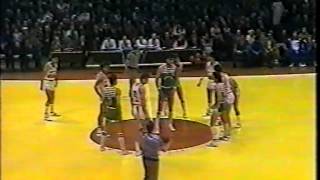 Así recibieron a Drazen Petrovic en Kaunas 198586 [upl. by Neitsirhc]