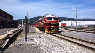 NSB Di 4653 dagtog avgang fra Fauske stasjon 280713 [upl. by Spoor]