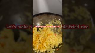 Bache huye chawal ko barbaad na kare aur banaye ye yummy fried rice  foodie friedrice foodlover [upl. by Obala]