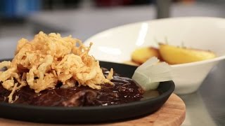 Rezeptvideo Wiener Rathauskeller Zwiebelrostbraten [upl. by Cailly]