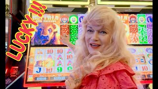 Lucky Jackpot at Fontainebleau casinoLas Vegas  Olga Slots [upl. by Haines]