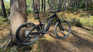 2023 GIANT REIGN E 2 MX ELECTRIC MTB  BIKE CHECK [upl. by Gar]