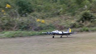 Boeing ボーイング B17 Flying Fortress Liberty Belle [upl. by Yelkao653]