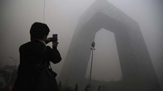 China emite primera alerta roja por contaminación [upl. by Giffie]