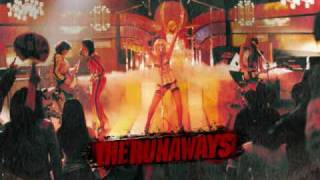 THE RUNAWAYS SOUNDTRACK  QUEENS OF NOISE KRISTEN STEWART AND DAKOTA FANNING [upl. by Gussi]