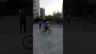 W S H rmyeasin stuntbike subscribe mtbcyclestunt mtbfreestyle cyclestunt shorts [upl. by Silvestro]