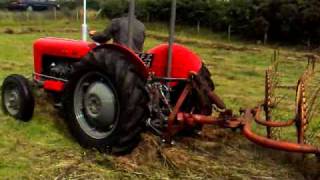 Ferguson FE35 1958 with VICON LELY ACROBAT In a field on Nebo Road Llanrwst 24 07 2010 03 [upl. by Earased111]