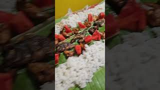 Traditional in the Philippines 🇵🇭 kamayan at kainan sa mesa shorts philippines [upl. by Acnalb]