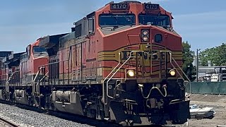 BNSF 4170 leads a Full BNSF power on the UP IOANP19 passing Baumberg Ave in Hayward CA [upl. by Shannen]