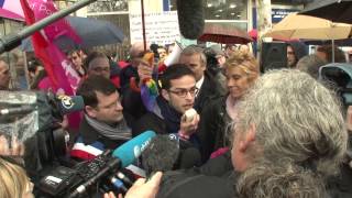 Manif pour Tous rassemblement devant le Sénat  Paris 04 avril 2013 [upl. by Sanoy]