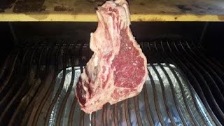 BISTECCA ALLA FIORENTINA Carne con osso da oltre 1kg [upl. by Saberhagen]