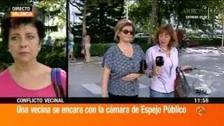 Espejo Público  Vicenta la vecina de Valencia se encara con la cámara del programa [upl. by Noellyn623]