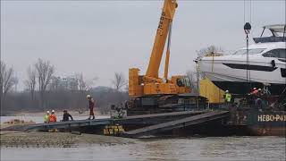 Schwertransport Liebherr Raupenkran Ponton boot 2024 [upl. by Dorothea]