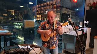 Cest Si Bon French Song  Solo Fingerstyle Jazz Ukulele Daniel Purnomo Singapore Live Music [upl. by Cheng]