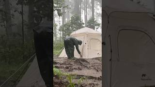 SET UP UMBRELLA TET UNDER HEAVY RAIN shorts [upl. by Publias637]