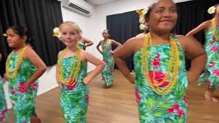 Tau Malolo ha Niue  Tau fiti fulufuluola Dance Cover [upl. by Ettenahs]