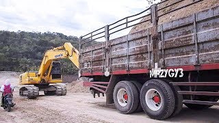 3 BIG Trucks Slipping Uphill Pushed By Excavator  3 TRUK TRONTON SELIP [upl. by Atikin988]