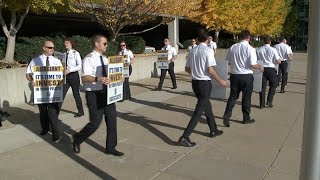 Allegiant Air pilots demand industrystandard contracts [upl. by Eila47]