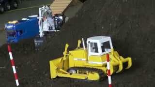 RC MODELL Stahl Modellbau Bulldozer Liebherr 742 [upl. by Arob490]