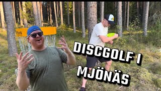 Provar Mjönäs discgolfbana med Mårten [upl. by Dibri844]