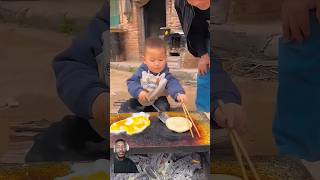 Chinese burger Grandpa doesn’t cook well food streetfood centralasianfood sichuanfood [upl. by Ibor]