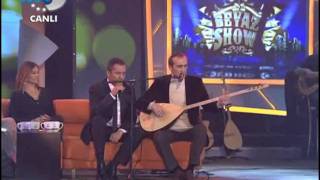 Cengiz Özkan  Yavuz Bingöl  Bir Ay Doğar 04032011 Beyaz Show [upl. by Lebaron245]