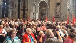 Zweiter Tag der 11 Malteser Romwallfahrt Vor der Messe im Petersdom [upl. by Lohse145]