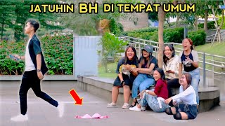 PRANK JATUHIN BH DI TEMPAT UMUM AUTO NGAKAK [upl. by Nonnag778]