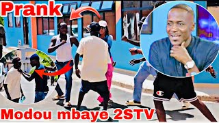 PRANKavec Modou Mbaye bou bantamba 2STV  affaire de supporters Modou Lo dou meilleur lutteur [upl. by Florine653]